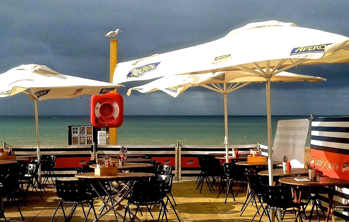 Lucky Beach Cafe
